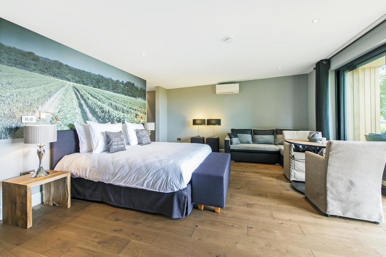 Tinwood Estate Vineyard Lodges Чичестер Экстерьер фото